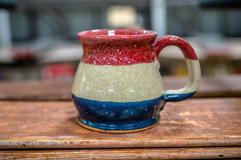 Tricolor mug in red, white and blue