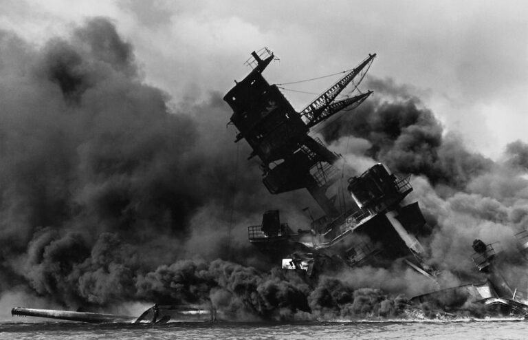 USS-Arizona-1